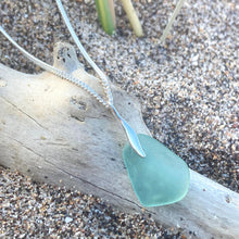 Load image into Gallery viewer, PENDANT . wave . light teal blue