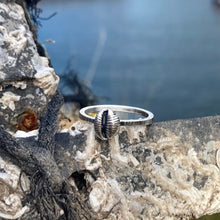Load image into Gallery viewer, RING . cowrie shell