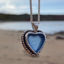Load image into Gallery viewer, PENDANT . heart .