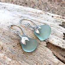 Load image into Gallery viewer, EARRINGS . mermaids tail . 1
