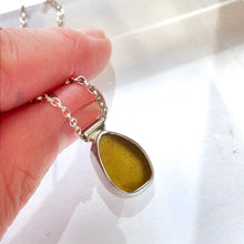 Load image into Gallery viewer, a . PENDANT . mermaids tear . honey amber