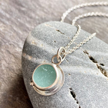 Load image into Gallery viewer, PENDANT . SECOND . Drop in the Ocean . aquamarine
