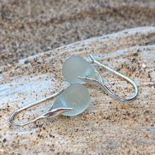 Load image into Gallery viewer, EARRINGS . wave . 2