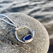 Load image into Gallery viewer, PENDANT . knot . blues