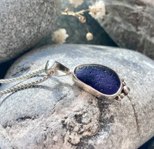 Load image into Gallery viewer, PENDANT . dark indigo