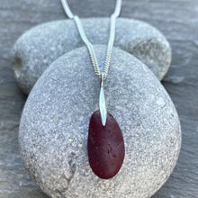 Load image into Gallery viewer, PENDANT . wave . burgundy