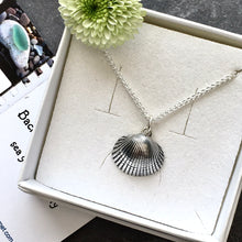 Load image into Gallery viewer, PENDANT . cockle shell . large