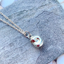 Load image into Gallery viewer, PENDANT . Sundial shell