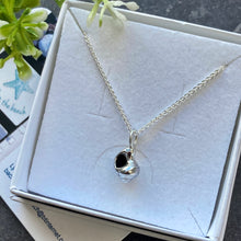 Load image into Gallery viewer, PENDANT . dog welk shell