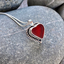 Load image into Gallery viewer, PENDANT . heart . red

