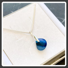 Load image into Gallery viewer, PENDANT . wave . Seaham multi
