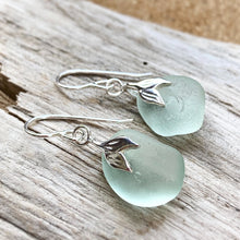 Load image into Gallery viewer, EARRINGS . mermaids tail
