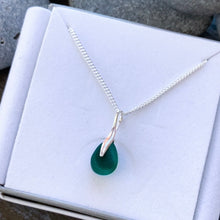 Load image into Gallery viewer, PENDANT . Seaham . green multi

