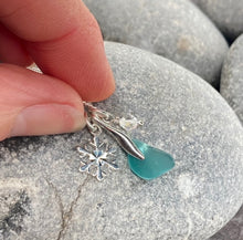 Load image into Gallery viewer, a. PENDANT . charm . snowflake
