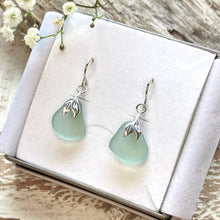 Load image into Gallery viewer, EARRINGS . mermaids tail . 1
