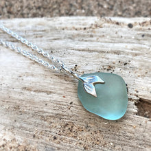 Load image into Gallery viewer, PENDANT . mermaids tail . 4
