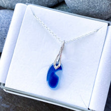 Load image into Gallery viewer, PENDANT . Seaham . blue multi
