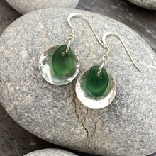 Load image into Gallery viewer, EARRINGS . green . hammered disc
