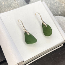 Load image into Gallery viewer, EARRINGS . wave . 4
