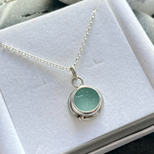 Load image into Gallery viewer, PENDANT . SECOND . Drop in the Ocean . aquamarine
