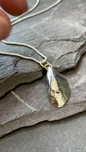 Load and play video in Gallery viewer, PENDANT . mussel shell . large
