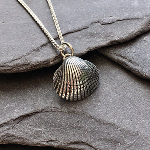 PENDANT . cockle shell . large